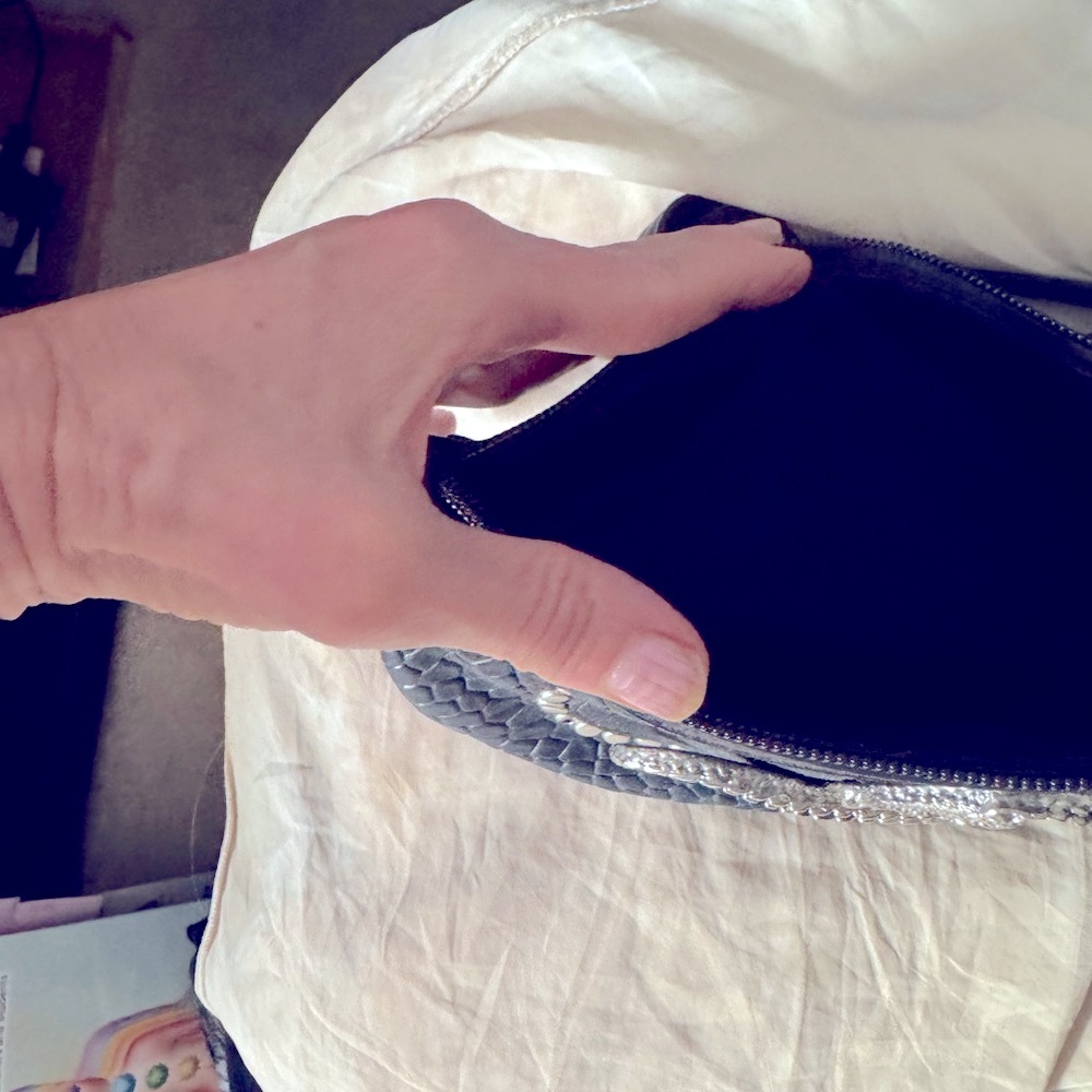 Leatherock crossbody/clutch w Alligator - Picture 4 of 4